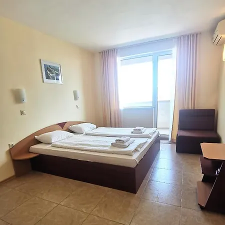 Hausburg Sea View Apartment Ravda